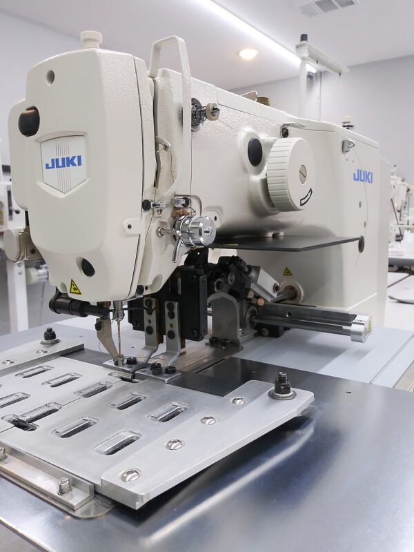 JUKI AMS-221EN-2210 Programmable Pattern Sewing Machine 8″ x 4″ Field