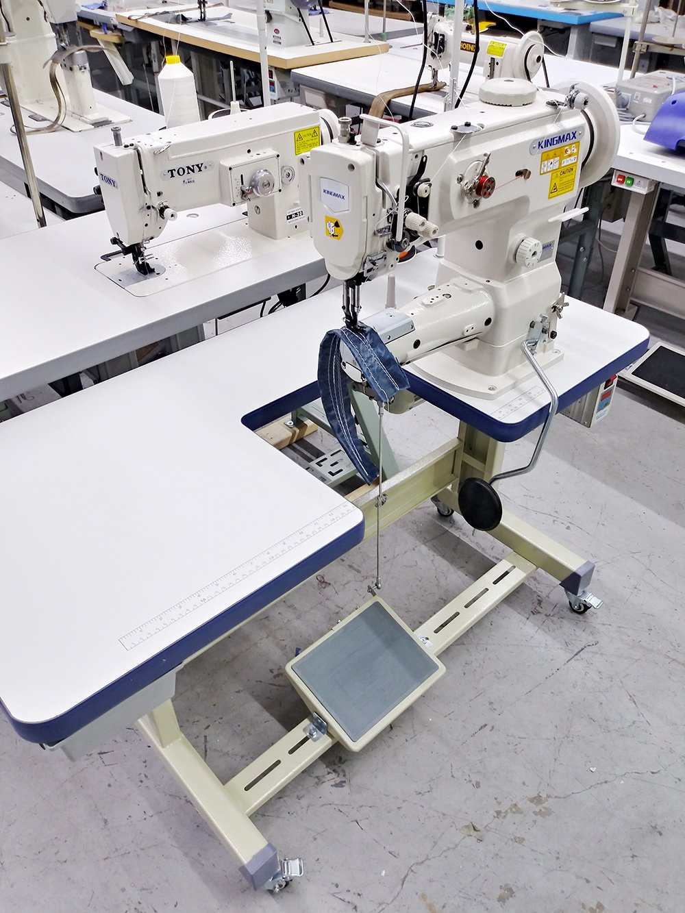 KINGMAX GC-1341-BH Cylinder Arm Walking Foot Sewing Machine BIG Hook and Bobbin