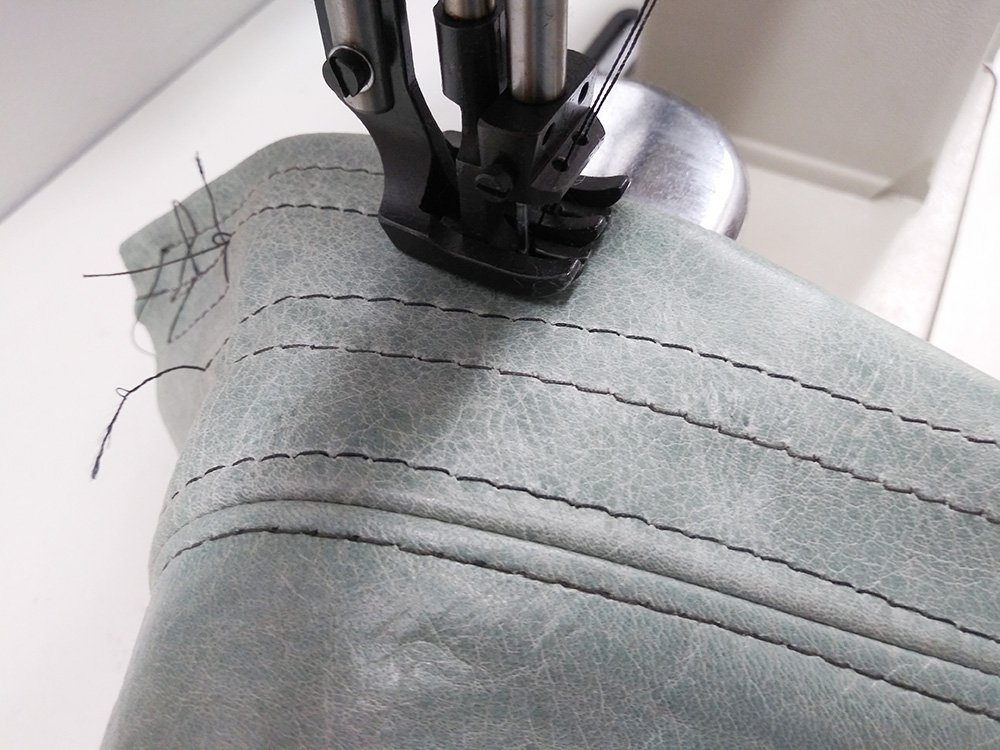 CONSEW 389RB-2 Post Bed Walking Foot Sewing Machine