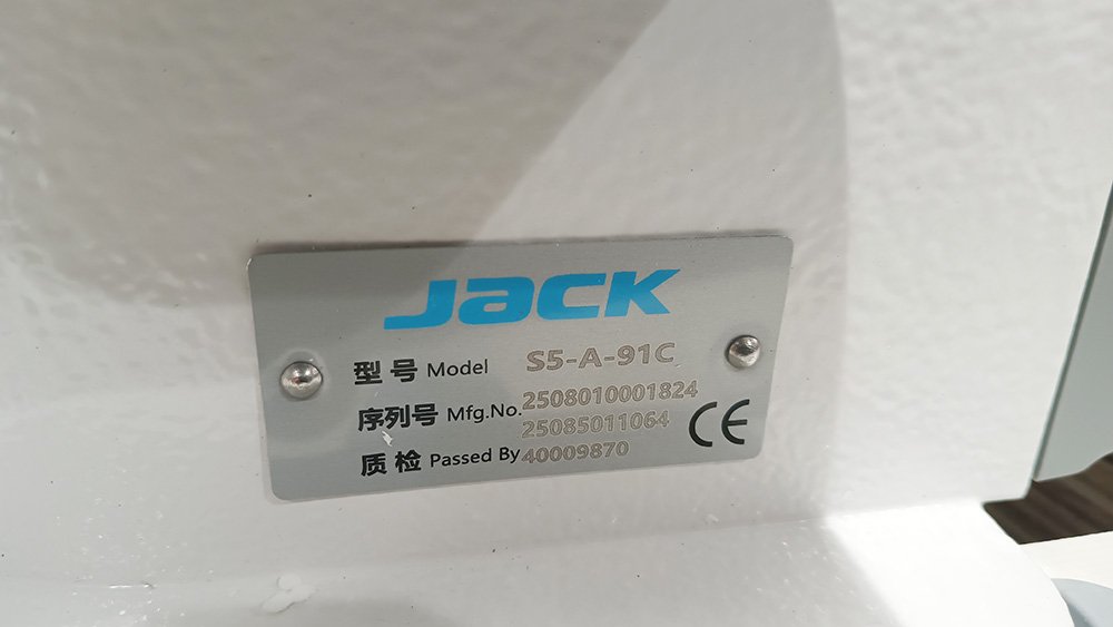 s5_91c_2 - JACK S5-A-91C Automatic Post Bed Roller Foot Sewing Machine