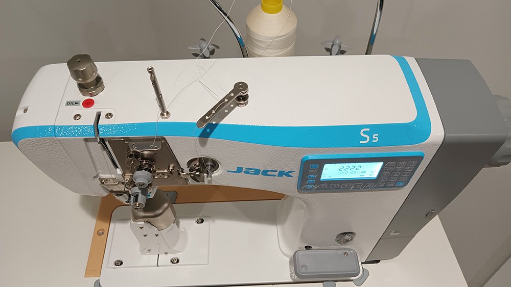 s5_91c_2 - JACK S5-A-91C Automatic Post Bed Roller Foot Sewing Machine
