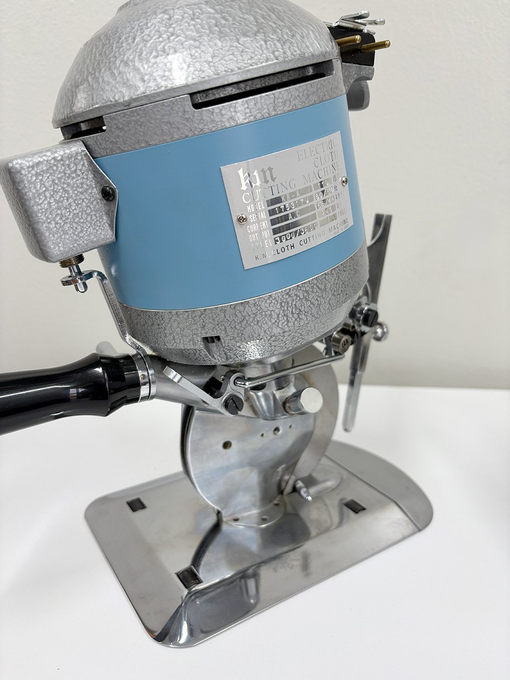 KM KR-A5 Round Knife Cloth Cutting Machine